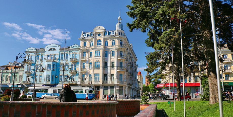 Порно веб-камерада үлкен мүшені мастурбациялайды